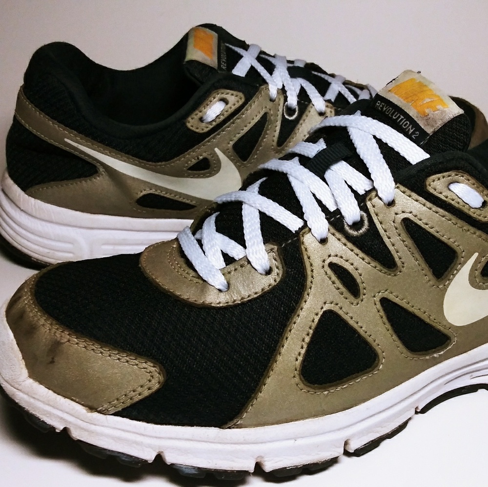NIKE size 6Y